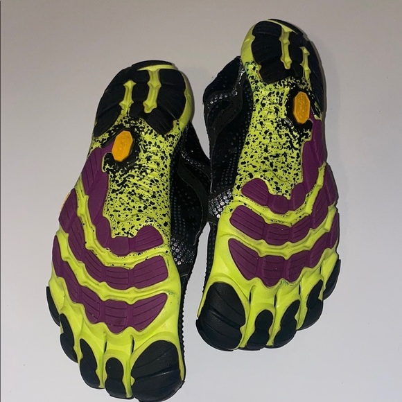 Vibram V-RUN FiveFingers Black and Purple Shoes - Picture 5 of 7